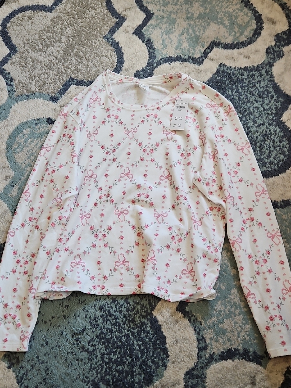 Hollister White Long-Sleeve Floral Bow Print Pajama Top